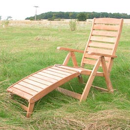 The Oasis Teak recliner footrest form Rawgarden is exceptional. Overall thicker construction and sta