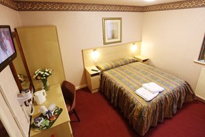One Night Stay at The Sutcliffe Hotel with