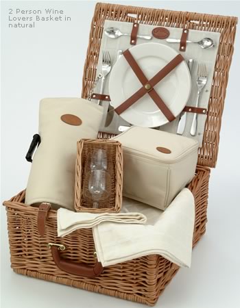 Traditional Picnic Basket for 2 People