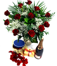 Post-a-Rose Romance Flowers Gift Basket
