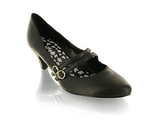 Chic Low Heeled Court Shoe