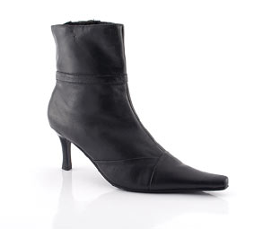 Fashionable Pointed Ankle Boot