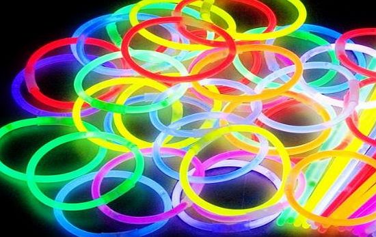 100 Glow Sticks in Mixed Colours & 100 Bracelets Connectors