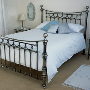 Papillion Classic- 4FT 6 Double- Hand Polished Bedstead