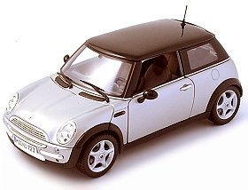 Mini Cooper (1:18 scale in Silver)