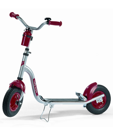 Scooter with pnematic tyres