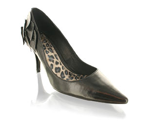 Court Shoe With Leaf Detail