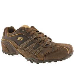 Skechers Male Citywalk Crossing Leather Upper Fashion Trainers in Brown