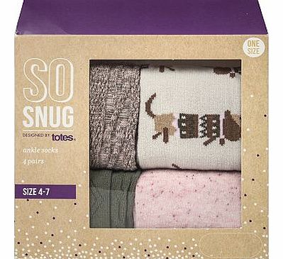 So Snug Ankle Socks with Dogs Size 4-7 10176364