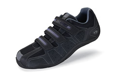 With the benefit of the comfort tuned BG ergonomic insole these sleek shoes feel great on the bike a