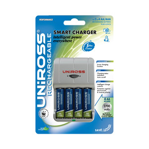 Smart Charger + 4 x 2700mAh AA Batteries