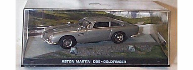 universal hobby james bond 007 aston martin DB5 goldfinger film scene car 1.43 scale diecast model