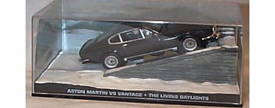 universal hobby james bond 007 the living daylights aston martin V8 vantage film scene car 1.43 scale diecast model