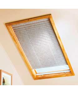 A perfect blackout blind for skylights.100% polyester with thermal laminate backing.Wipe clean with