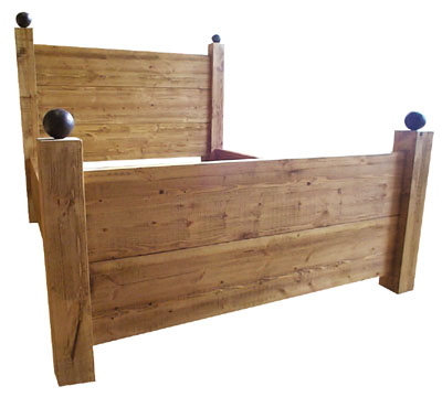 4 Ft 6 Rough Sawn Bed
