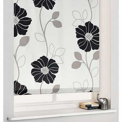 Make a bold statement with the black and cream floral design of this blind. The botanical blooms with winding leaves will coordinate with a neutral dandeacute;cor to add some style and character to your room. Polycotton. Size W120