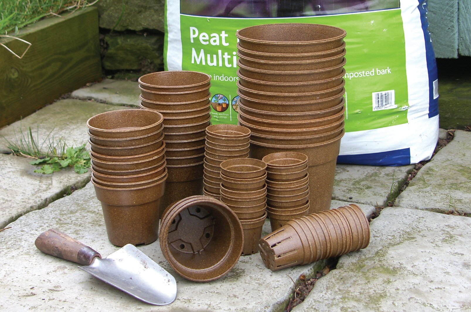 Specially selected by Alan Titchmarsh, these Eco friendly Bio Pots are a practical alternative to pl
