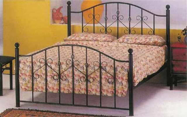 Stylish double bed, perfect for the new bedroom  Available in texture black or silver  Bed comes