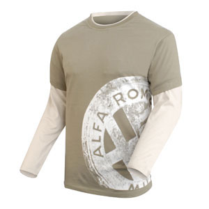 This Alfa vintage T-shirt has a sleeve-in-sleeve design with a large Alfa Romeo logo screenprinted t