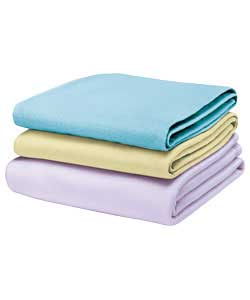 Fleece 100% polyester, 180 x 130cm. Jersey fitted sheet 100% cotton, 140 x 70cm. 2 x Jersey flat