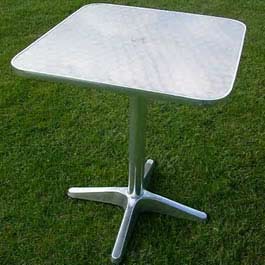 This aluminium bistro table works well in any outdoor or cafe setting. The cafe tables have a polish