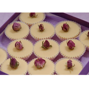 Thirteen luxurious bath melts in a beautifully packaged gift box - Rose Geranium, Palma Rose and