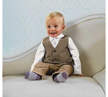 Your little boy will look dashing in this adorable waistcoat. shirt and trousers set. Whatever the occasion. if the dress code is formal. your baby boy will be dressed to impress! Set includes: shirt. waistcoat and trousers. Composition: shirt and tr
