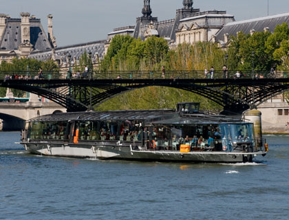 Bateaux Parisiens Lunch Cruise - Intro Dont waste time sitting in a restaurant or cafe - do your sightseeing over lunch on a luxurious Bateaux Parisiens Lunch Cruise on the River Seine! Bateaux Parisiens Lunch Cruise - Full Details What better way to