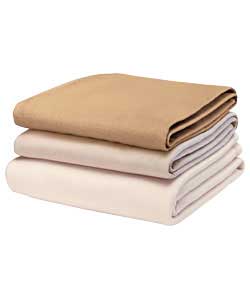 Comprises: Fleece - 100% polyester (180 x 130cm). Jersey fitted sheet - 100% cotton, (140 x 70cm)