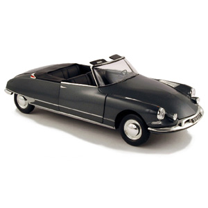 Norev has announced a 1:18 scale replica of the 1961 Citroen DS19 convertible finished in Antarctic 