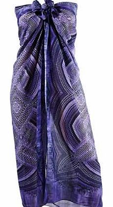 Jump straight into the summer with this stunning print sarong. Epitomise poolside glamour in this slightly transparent chiffon sarong. For a fabulous poolside outfit add to a bikini or tankini.Class International fx Sarong Features: Washable 100% Pol