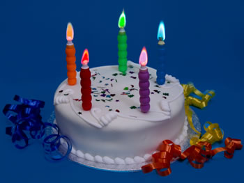 Brighten up your cakes with these multi-coloured Colour-Flame candles