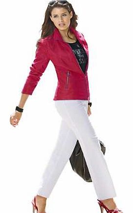 Vibrant jacket in a contemporary design and tailored fit, and made from a used-look imitation leather. Creation L Jacket Features: Diagonal gore seams at the waist for a great fit Rounded shoulder yokes Full length zip fastening Long sleeved Casual f