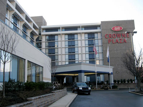 Unbranded Crowne Plaza Main Line