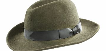 A classic design popular for well over 100 years, this British-made Fedora is also surprisingly practical. Because its crushable, it can be sat on, stuffed in a pocket or packed in a suitcase, but will always spring back to its original shape. Its 