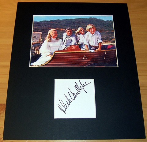 DICK VAN DYKE SIGNATURE MOUNTED WITH PHOTO TO 12