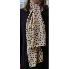 Made in Italy from 100 silk, this scarf is sure to be a winner as a stocking filler! Measures approx