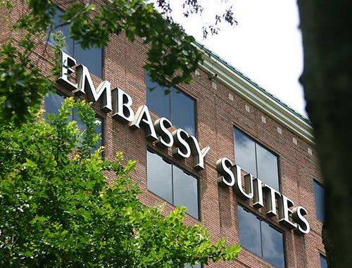 Unbranded Embassy Suites Dallas - Lovefield