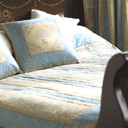 Our 100% cotton furnishings feature neoclassical designs. Set code is 65442