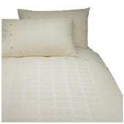 This double duvet cover set from our Finest range comes in an ivory colour and includes a duvet cove