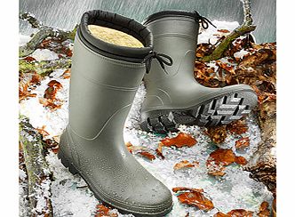 100% waterproof and lined with a thick layer of fleece, these winter boots give your feet complete protection from the cold and rain. Although they offer all the benefits of wellies, theyre far warmer and smarter, and much easier to slip on and off. 