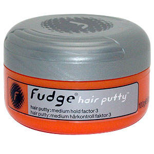 A unique styling clay giving volume and control. A
