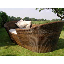 This Cappuccino Full Moon Suite looks fantastic in any garden. The Outdoor Rattan range is made from
