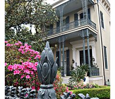Built to rival the Creoles French quarter, the Garden district is a beautiful neighbourhood with stunning examples of Greek revival and Italianate architecture.