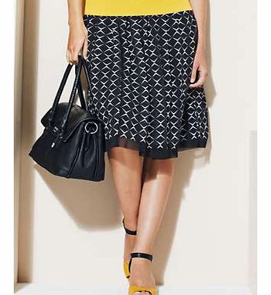Inject elegance into your wardrobe with this ultra modern print chiffon skirt. The soft pleats falling from the solid contrast elasticated waistband are flattering over the hips, while the solid chiffon trim at hemline adds the fashion touch. With co
