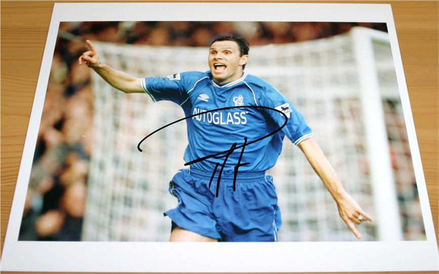GUS POYET HAND SIGNED 10 x 8 INCH PHOTOGRAPH