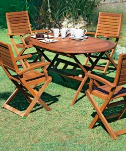 Outdoor furniture made from FSC certified eucalyptus.Round table.Folding armchairs.Natural colour.Tr