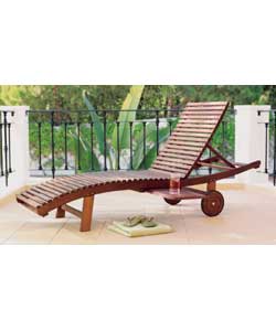 Hardwood Lounger with Sliding Drinks Table