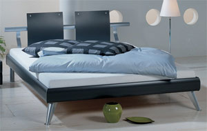 The Hasena Savilla has the following features: Spezia legs and Shorty headboard in a Chrome