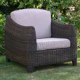 The Havana Range of synthetic rattan outdoor furniture is made using a sturdy aluminium frame ensuri